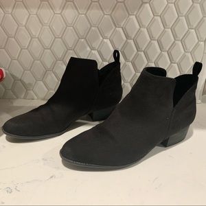 Black suede America Eagle Booties. Size 12.
